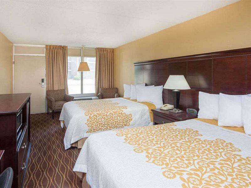 Days Inn By Wyndham Paducah Dış mekan fotoğraf