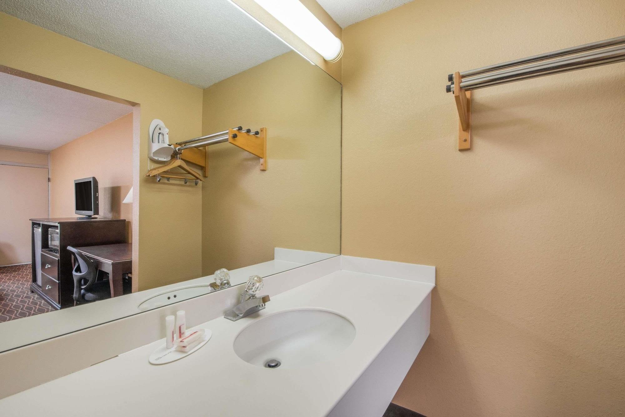 Days Inn By Wyndham Paducah Dış mekan fotoğraf